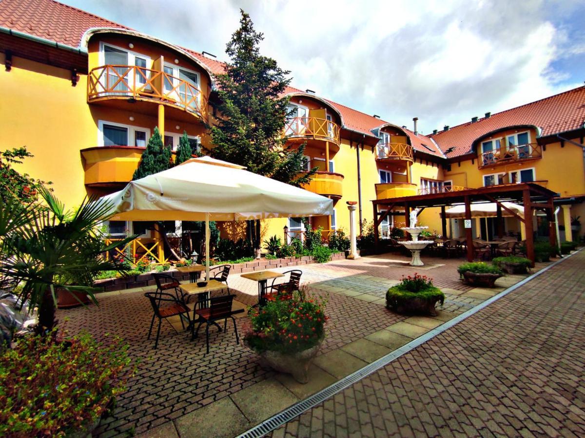 Atrium Hotel Harkány Extérieur photo