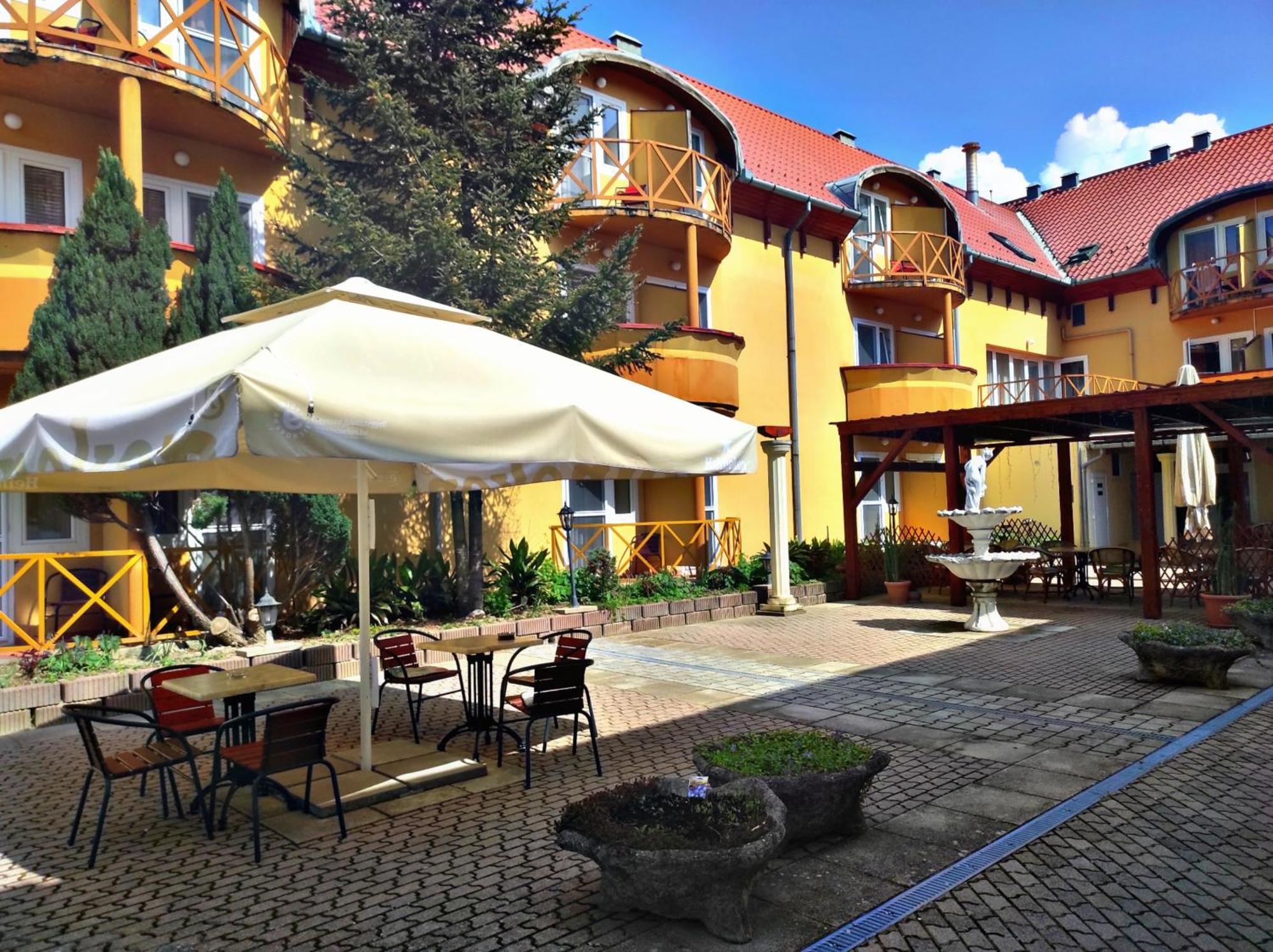 Atrium Hotel Harkány Extérieur photo